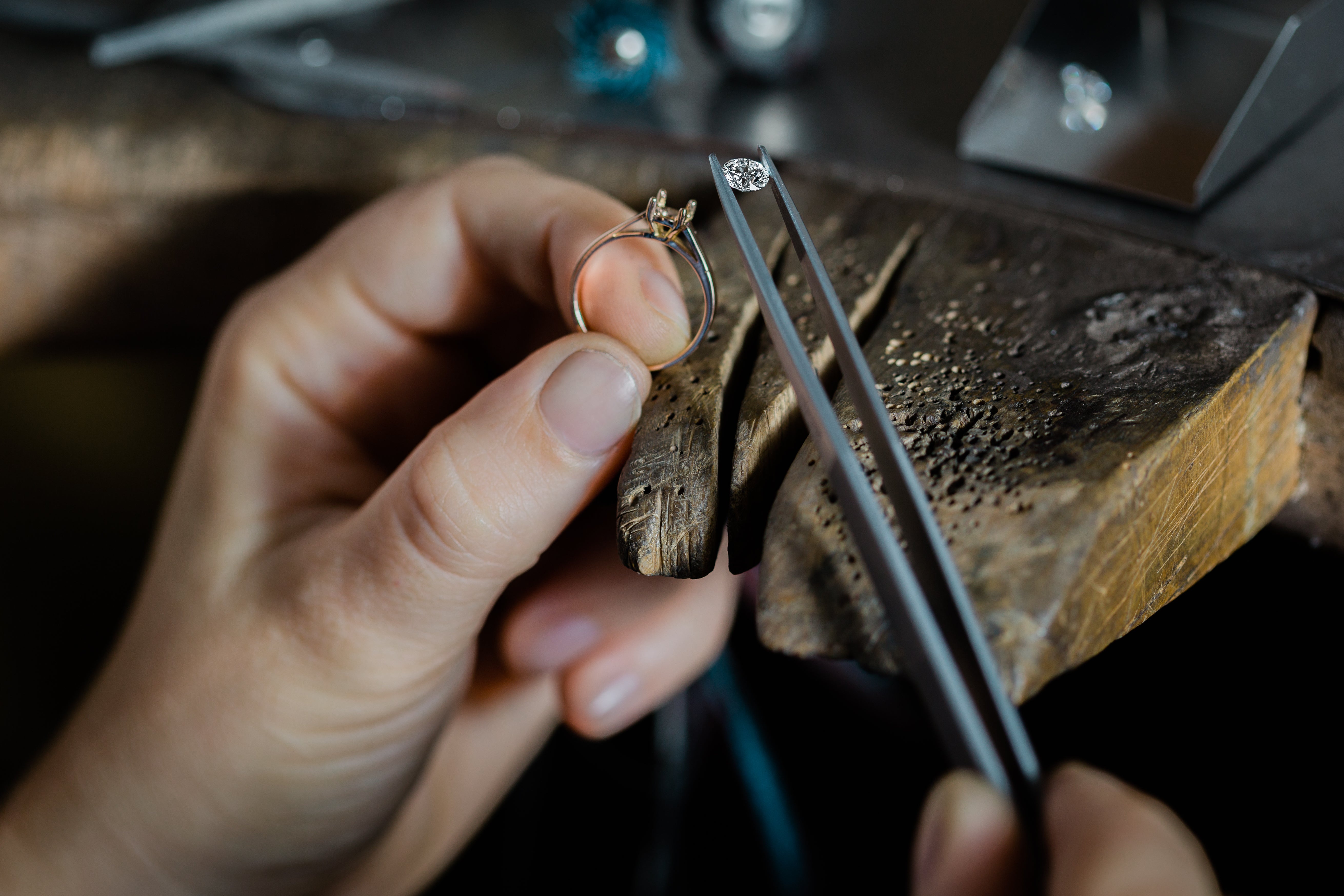 Quelle taille de diamant pour une bague de fiançailles ?