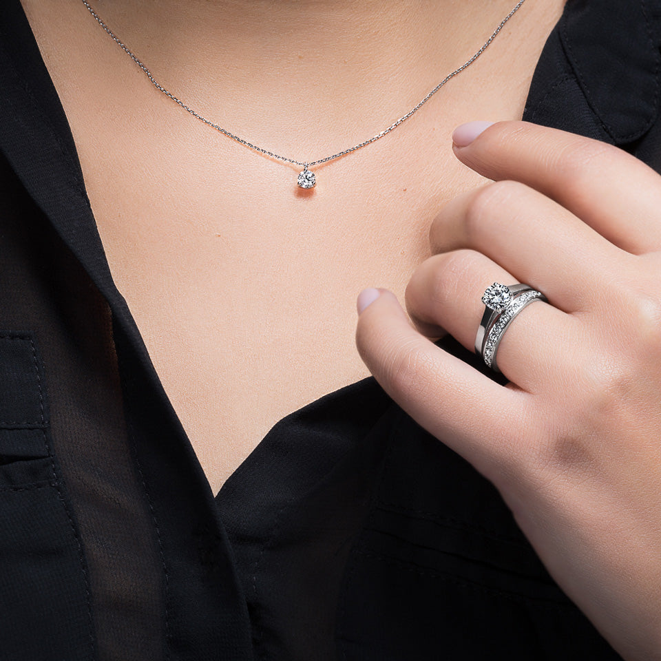 Bague de fiançailles ou alliance : quelle différence ?