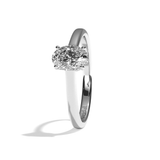 Bague solitaire diamant oval platine - Précieuse