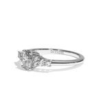 Bague solitaire épaulé diamant oval or blanc - Audacieuse