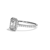 Bague solitaire halo diamant radiant or blanc - Amoureuse pavée